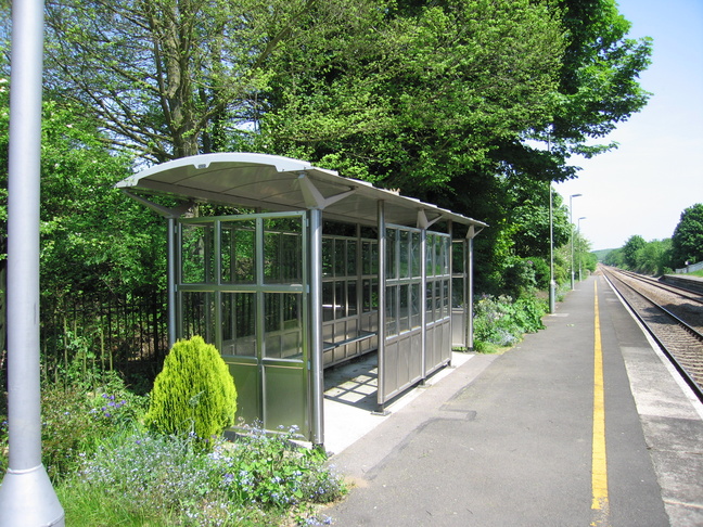 Bruton platform 1 shelter