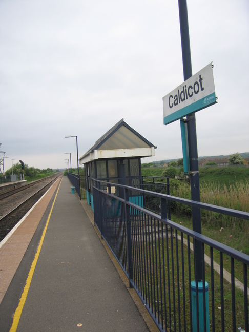 Caldicot Platform 2 shelter