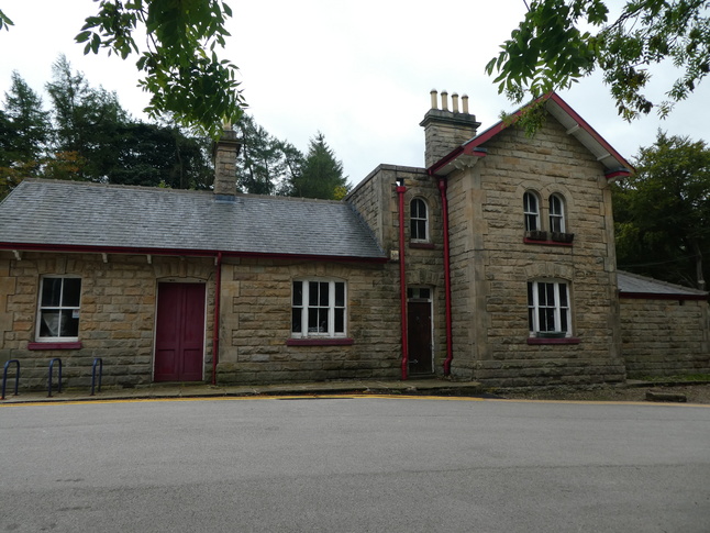 Chapel-en-le-Frith front