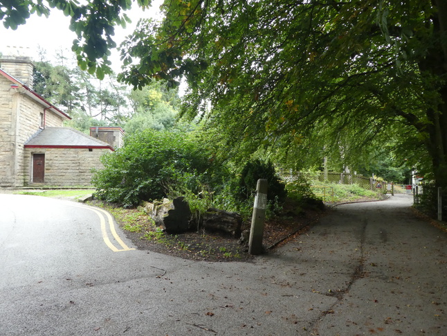 Chapel-en-le-Frith level crossing approach