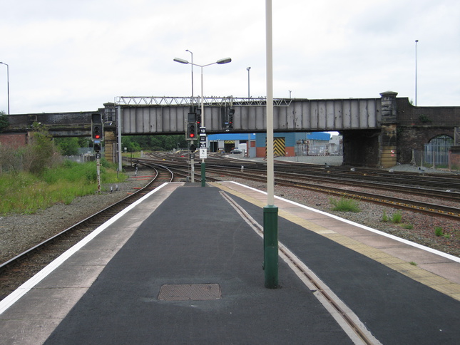 Chester platforms 2 and 3 looking west