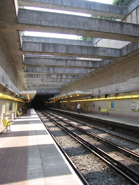 Conway Park platforms looking
east