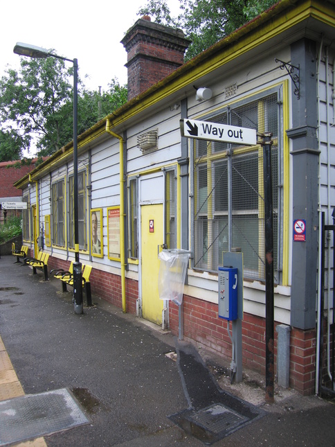 Eccleston Park platform 1
building