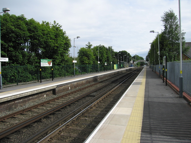 Freshfield platforms looking
south