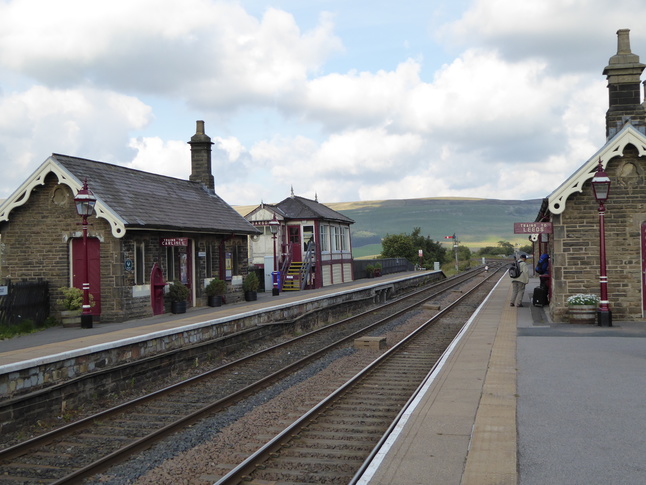 Garsdale platforms looking east