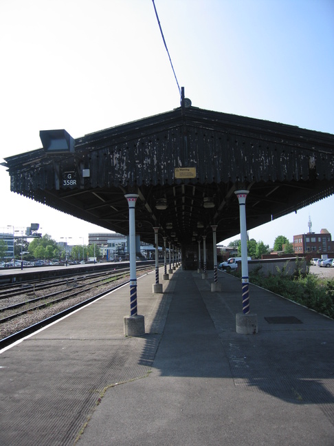 Gloucester platform 4 canopy
end