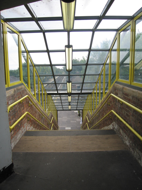 Hillside platform 2 steps