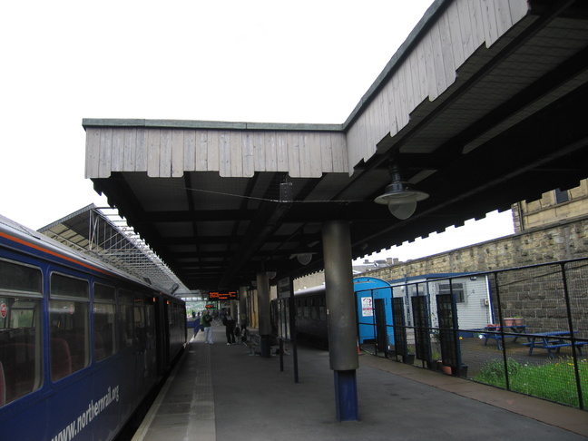 Huddersfield platform 2
canopy