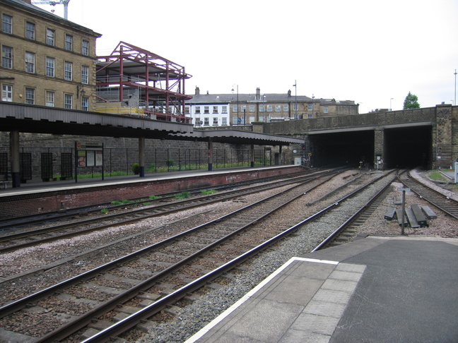 Huddersfield platform 2 seen
from platform 4
