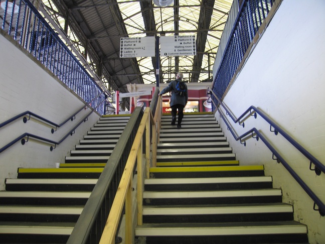Huddersfield platform 4
subway steps