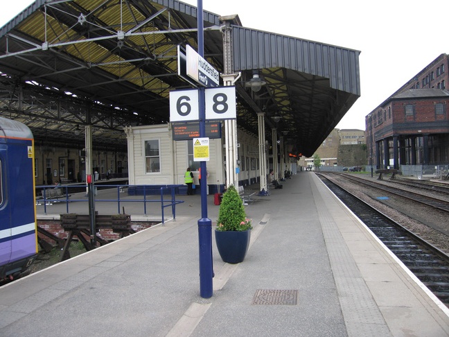 Huddersfield platforms 6 and 8