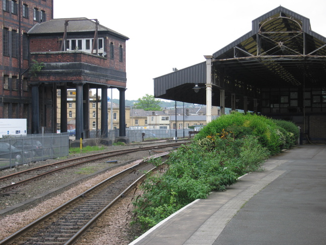 Huddersfield disused
platform?