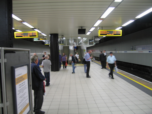 Liverpool Central platforms 1
and 2 looking north