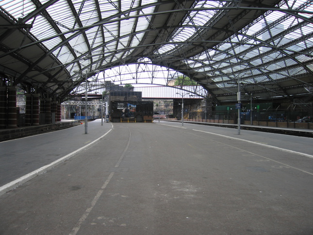 Liverpool Lime Street
platforms 7 and 8 looking east