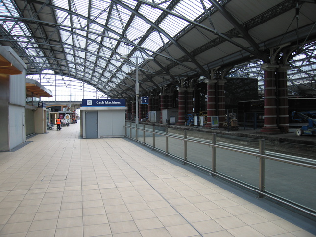Liverpool Lime Street
platform 7 looking west