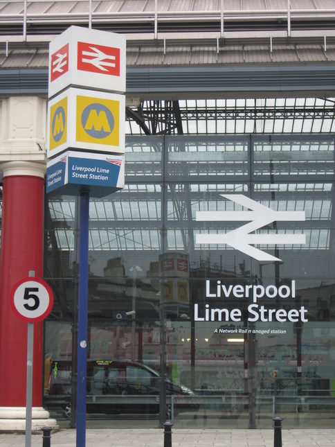 Liverpool Lime Street
sign