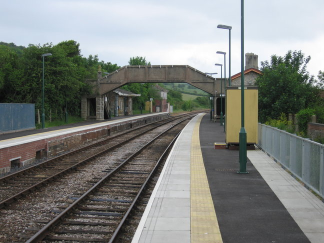 Maiden Newton platform 1