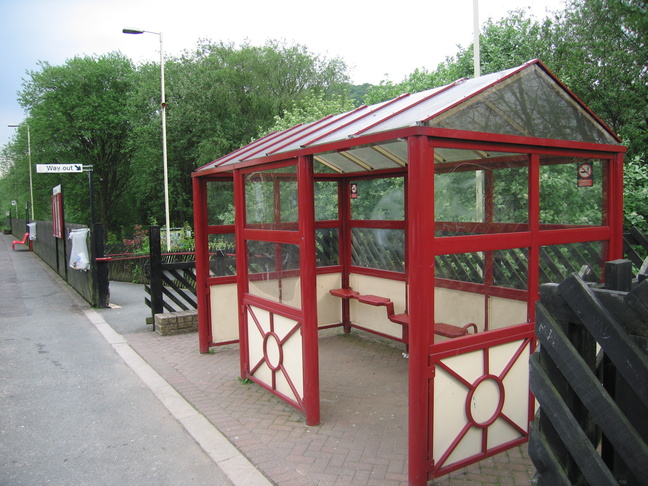 Mytholmroyd platform 1 shelter