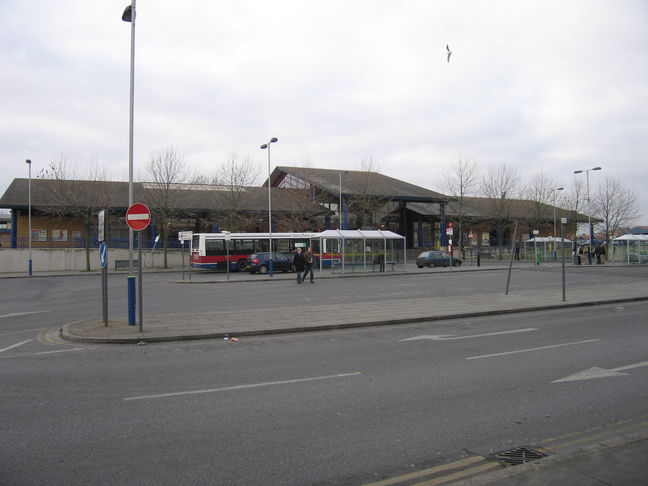 Oxford station front