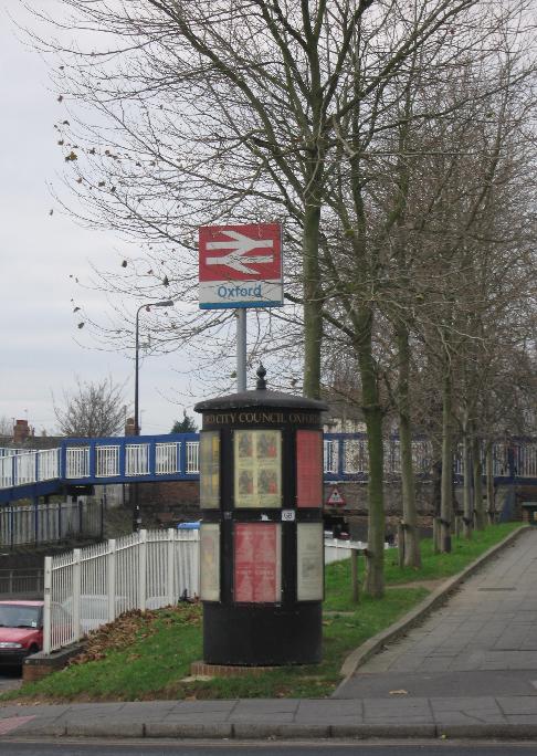 Oxford station sign