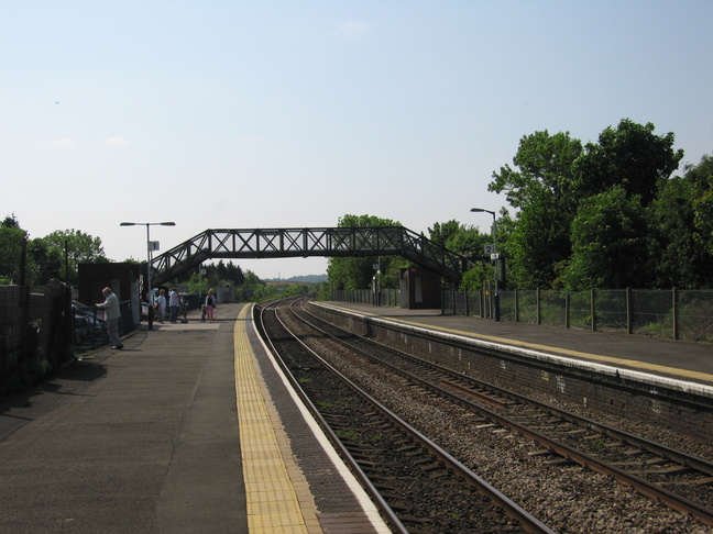 Patchway platforms looking south