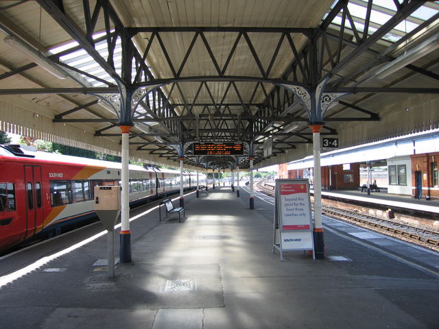 Salisbury platform 4 looking west