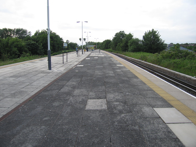 Seaforth and
Litherland platforms looking north