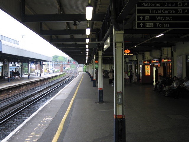 Southampton Central platform
4 looking east