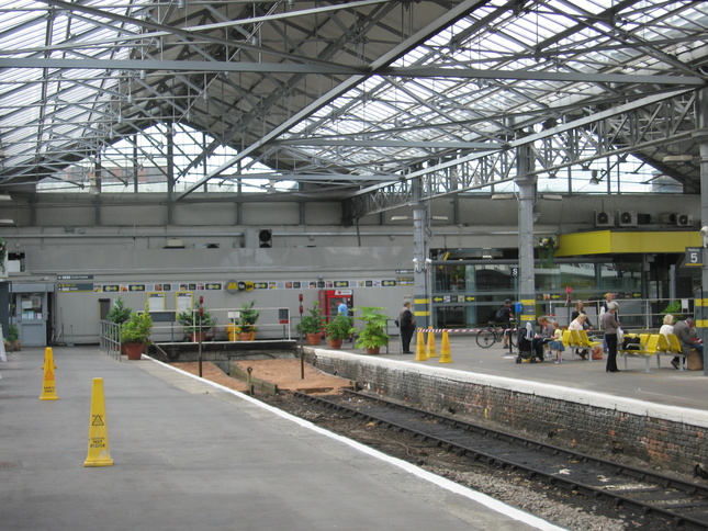 Southport platforms 3 and 4
buffers