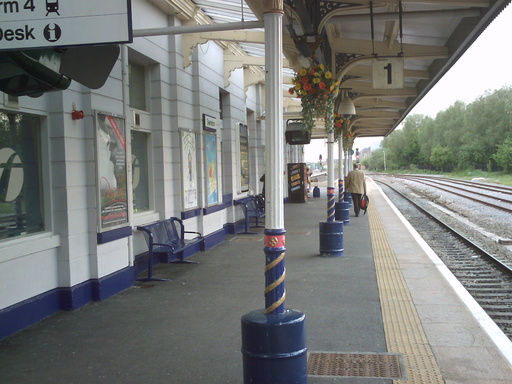 Swindon platform 1
