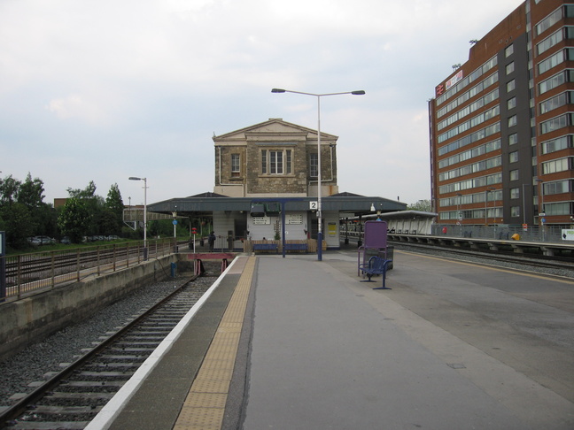 Swindon platform 2