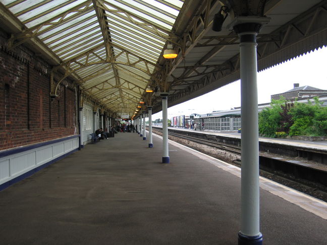 Taunton platform 5, looking west