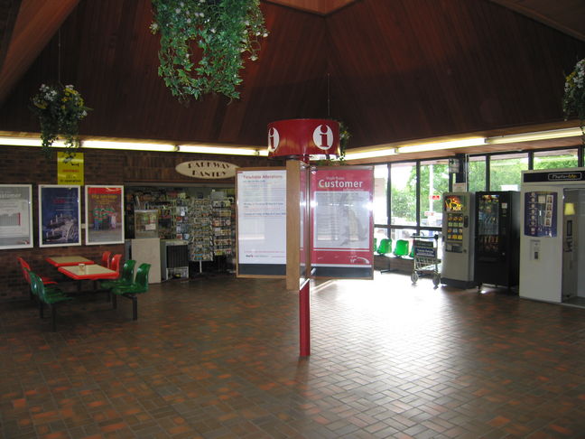 Tiverton Parkway ticket
office