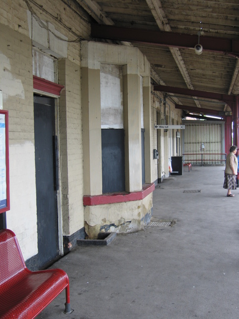 Wakefield Kirkgate
platform 1 under canopy