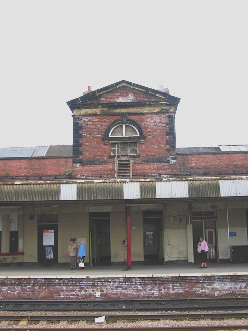 Wakefield Kirkgate
entrance rear