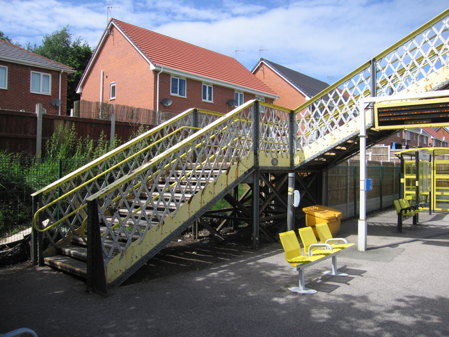 Walton platform 2 footbridge end