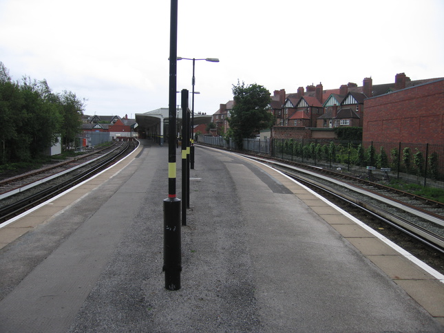 West Kirby platforms looking
south