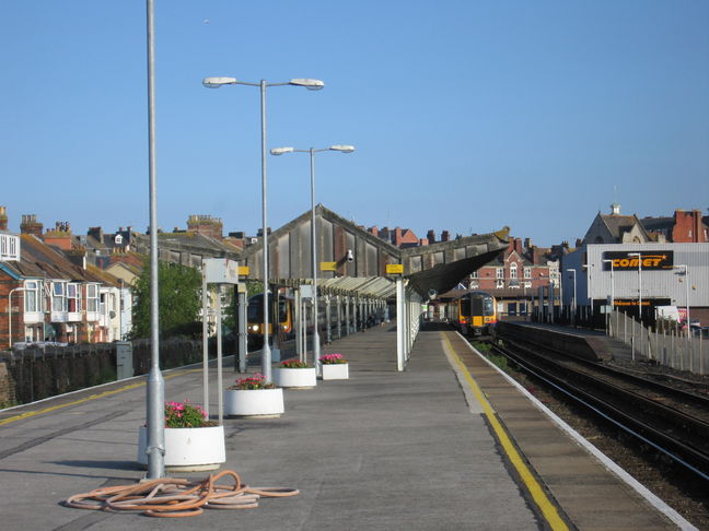 Weymouth platforms 2 and 3 looking
south