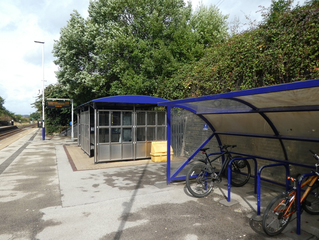 Wombwell platform 1 shelter