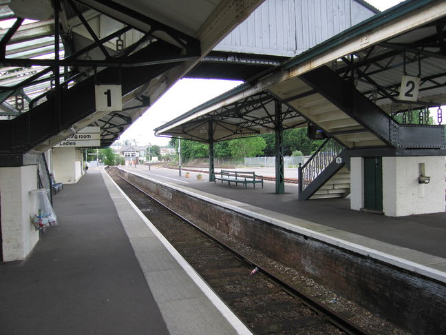 Yeovil Pen Mill platforms 1 and
2